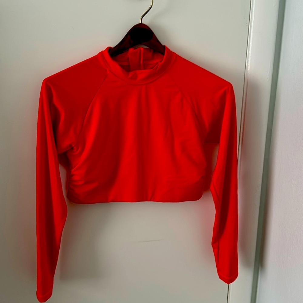 Athleta  North Point Crop Rashguard built-in